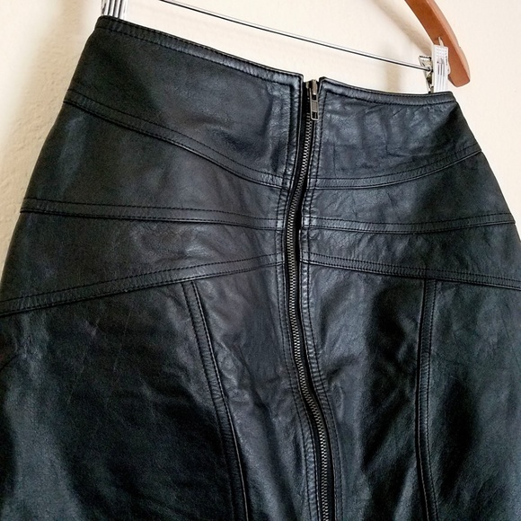 Vintage G-III Leather Skirt - Picture 3 of 8